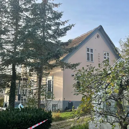 Breidablik Town-house فيلة *