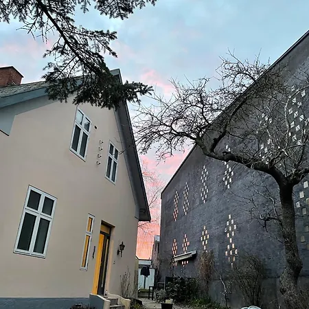 Breidablik Town-house 빌라 힐레뢰드