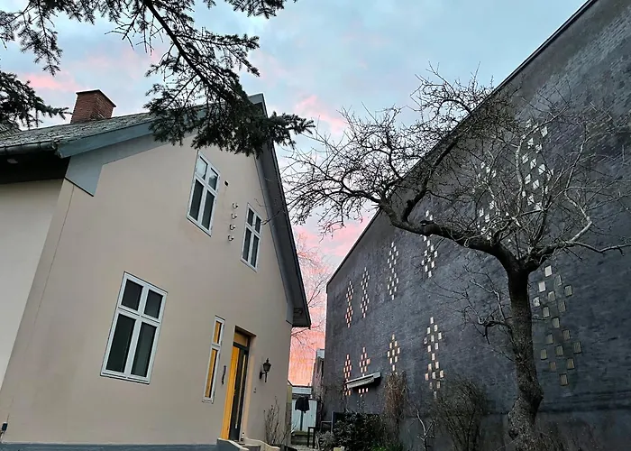 Breidablik Town-house 빌라 힐레뢰드